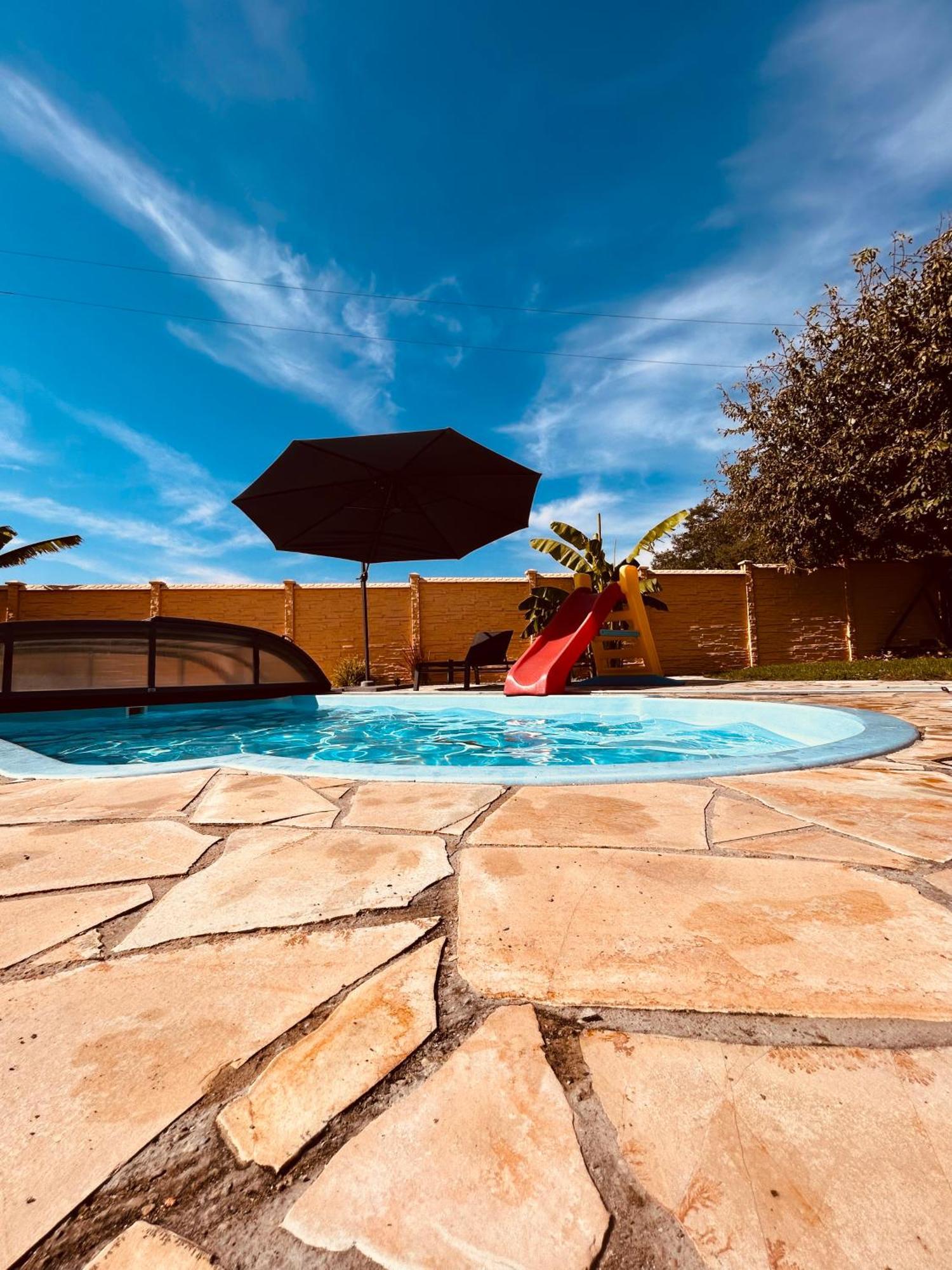 Pool, Sauna Und Blick Ins Gruene Wittenberg Luaran gambar
